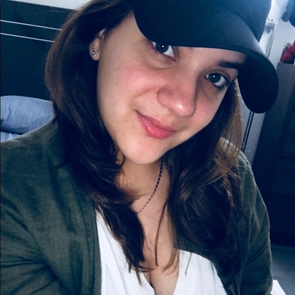 Meet your Posher, Charlene - Picture 1 of 1